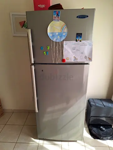 Westpoint Top Freezer Refrigerator - Silver, Fair Condition