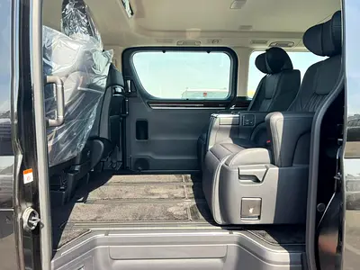 صورة 8 لـ 2026 Toyota GRANVIA
