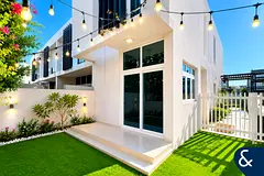 Corner Unit | Vacant | Unfurnished