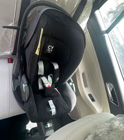 Cybex cloud T isize car seat with base