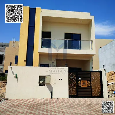 Townhouse for Sale A beautifully designed 4-bedroom townhouse in a prime location, offering comfort, style, and convenience for families. Property Details: 🛏️ 4 Bedrooms 📐 Plot Size: 1,726 sq. ft. 🏗️