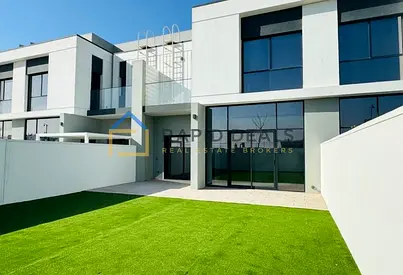 Elegant 3BR+M Type A Townhouse - Park Facing