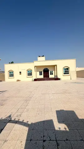 فيلا مستقلة واسعة للإيجار السنوي في منطقة الحميدية – عجمان، تتميز بمساحات كبيرة، وموقع سكني هادئ، وقربها من جميع الخدمات، لتوفر أسلوب حياة مريح يناسب