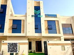 |Luxury Townhouse| with Open Roof | Private Backyard
