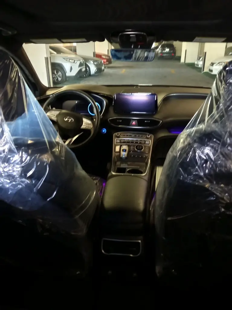 Hyundai Santa Fe 2023 — photo 1 of 11