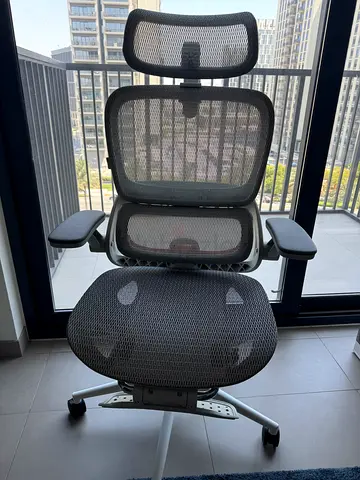 Ergonomic Mesh Office Chair with Headrest and Lumbar Support