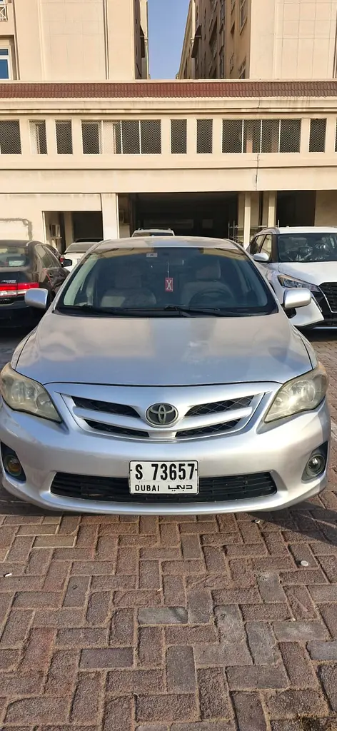 Toyota Corolla 2011 — photo 1 of 9
