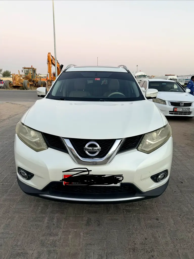 Nissan X-Trail 2016 — photo 1 of 9