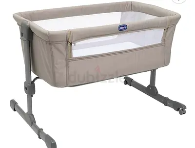 Chicco bedside bassinet / co-sleeper - adjustable height, beige