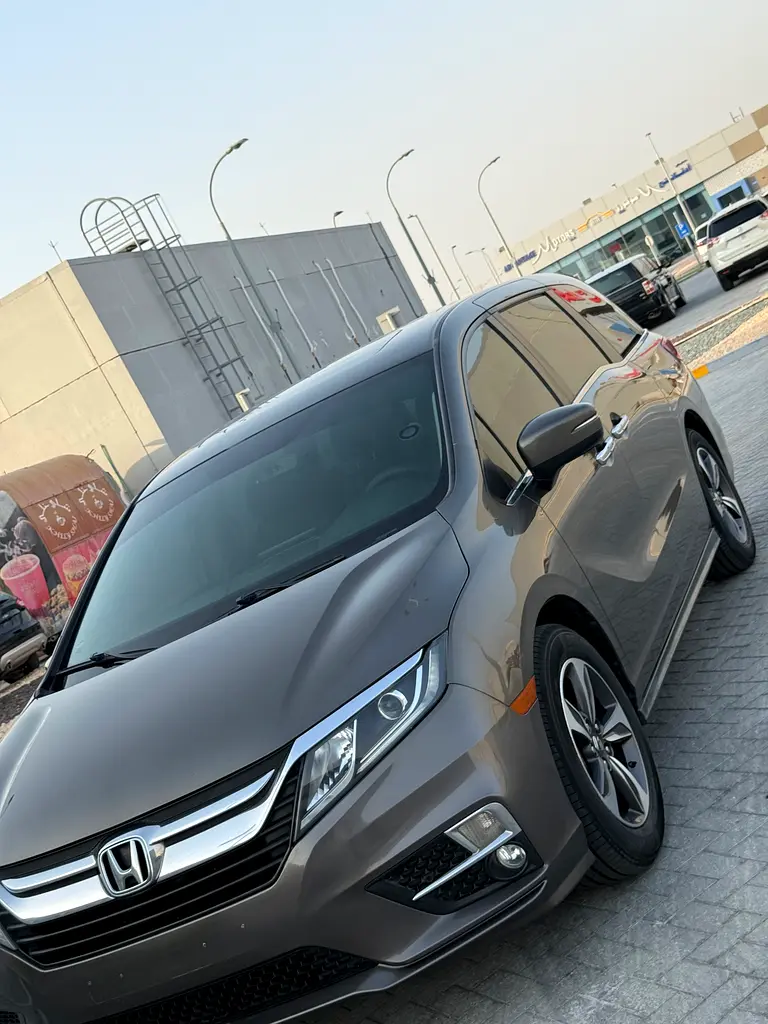 Honda Odyssey 2019 — photo 1 of 19