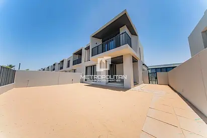Next to Amenities | Large Plot | Prime Community