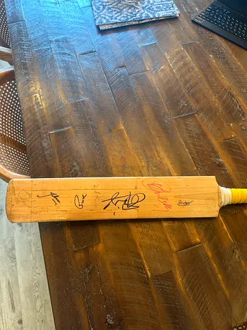 Signed Cricket Bat- Kuldeep Yadav, Jitesh Sharma , Arshdeep singh and more