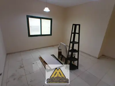 غرفتين و صاله \ مساحه كبيره \بلكونه باطلاله جيده \2 حمام \ موقع مميز  \قريب من جميع الخدمات