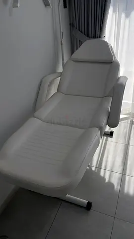 Bed for beauty procedure
