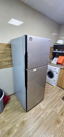 For Sale: Hitachi 440L Refrigerator (Inverter / Dual Fan) – Good Condition!