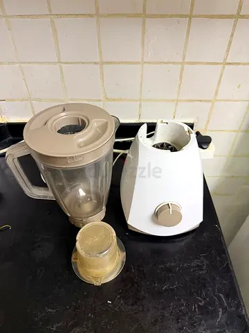 Kitchen Mixer with 2 Jars – Excellent Condition