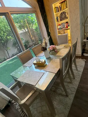 Dinning Table With 6 Chairs