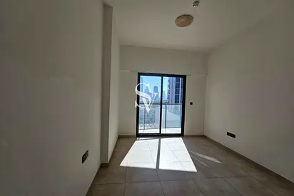 Vacant 1BR | Binghatti Gems | Balcony