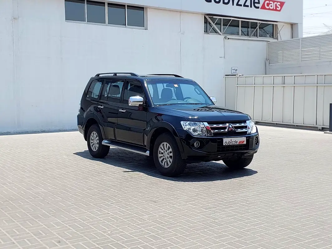 Mitsubishi Pajero 2012 — photo 1 of 13