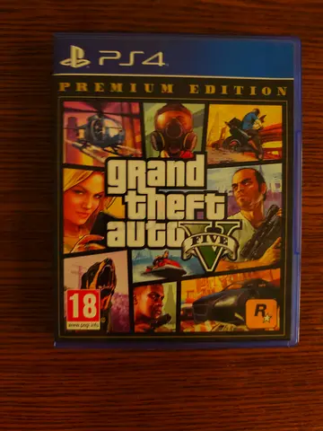 Grand Theft Auto V (PS4) - Premium Edition, used