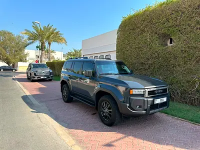 Toyota Prado 2025 GXL GCC Under warranty ALFUTTAIM original paint single lady driven