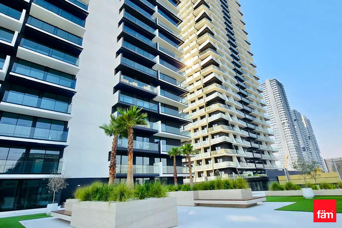 Huge Layout Apartment | Bright & Modern |