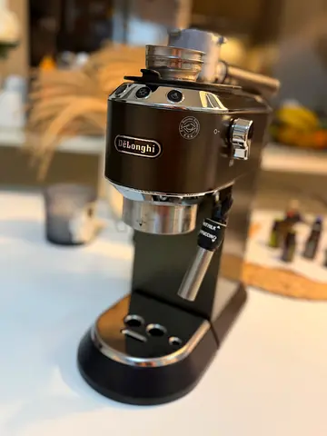 DeLonghi Dedica Espresso pump +cappuccino option