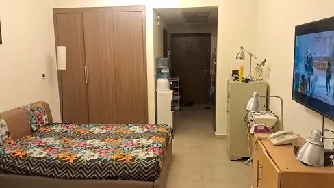 Sharing in studio flat in azizi Samia