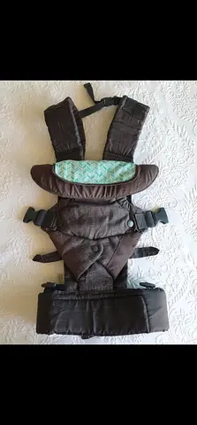 Ergonomic Soft Baby Carrier — Comfortable Front and Hip Carry - like new