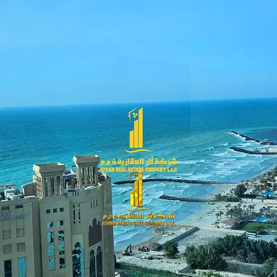 باطلاله بحريه🌟شقة فاخره 3 غرف وصالة مع بلكونه. للإيجار الشهري في كورنيش عجمان برج الفزان. تشمل الفواتير والإنترنت وموقف سيارة