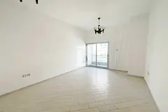 Prime Location | Close to Mall | Public Transport