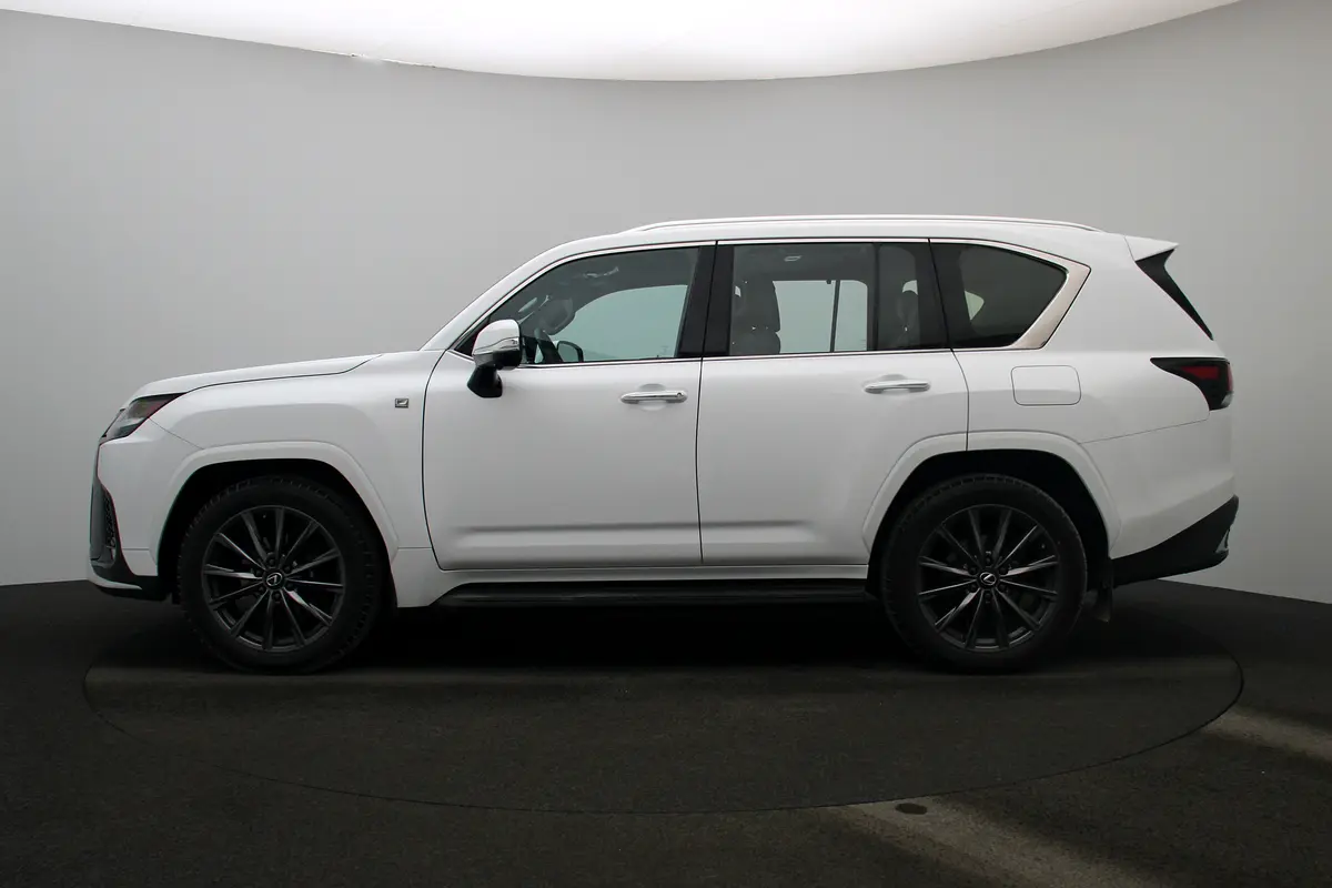 Lexus LX-Series 2023