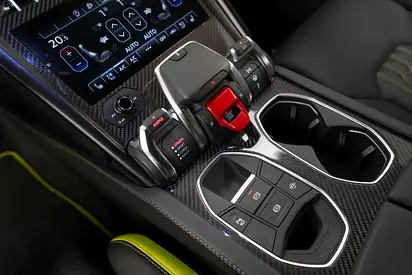 2023 Lamborghini URUS — миниатюра 10