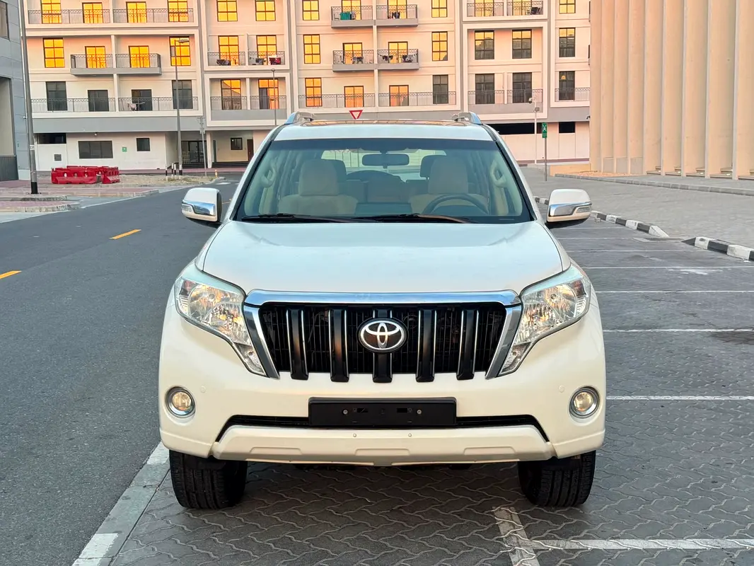 Toyota Prado 2016 — photo 1 of 15