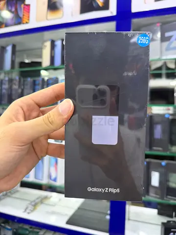 Samsung Galaxy Z Flip 5 256 GB Brand New