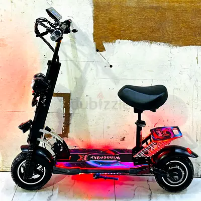 Electric Scooter Display system with Seat — LED Lights, Good Condition