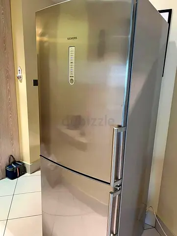 Siemens Bottom Freezer Fridge Excellent Condition 70cm Width Excellent Condition