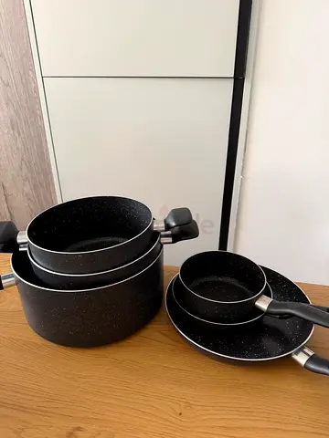 Set of Pots and Pans