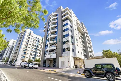 Spacious 1BR Vacant Multi Cheques Available I Unfurnished