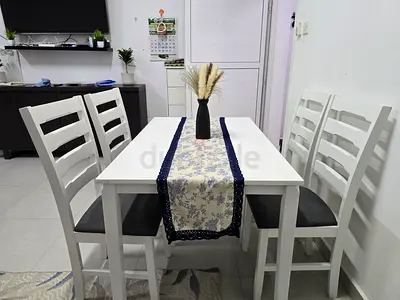 4 seater Dining table