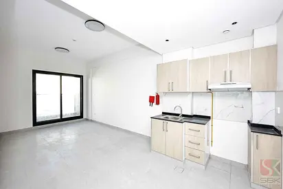 One Month Rent Free-Studio Flat Available