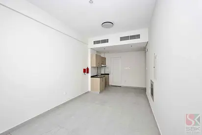 One Month Rent Free-Studio Flat Available
