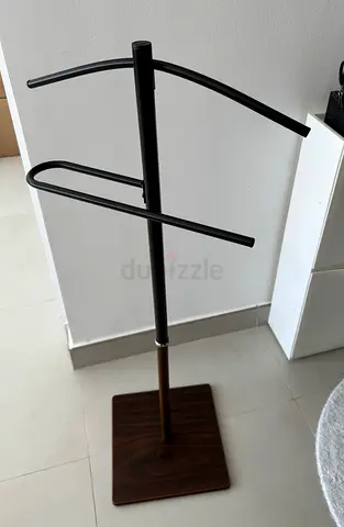 Urgent Needs to go - Valet Stand