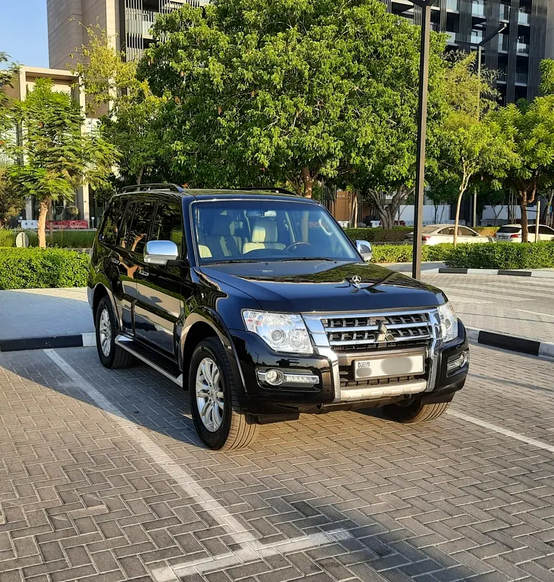 Mitsubishi Pajero 2019 — photo 1 of 13