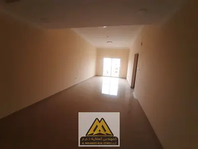 غرفة وصالة غرفة ماستر 2 حمام بلكونة بإطلالة مفتوحة تكييف مركزي خزائن حائط أول ساكن