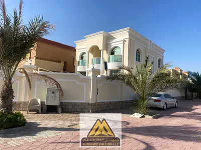 5 غرف نوم مجلس صالة عائلية مطبخ مجهز غرفة ستور