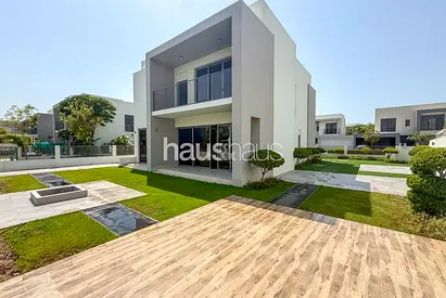 Perfect location | Extra large plot | Available