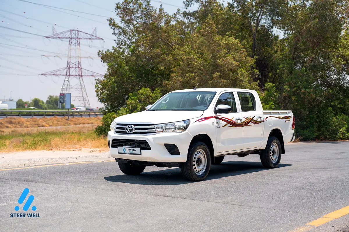Toyota Hilux 2021 — photo 1 of 20