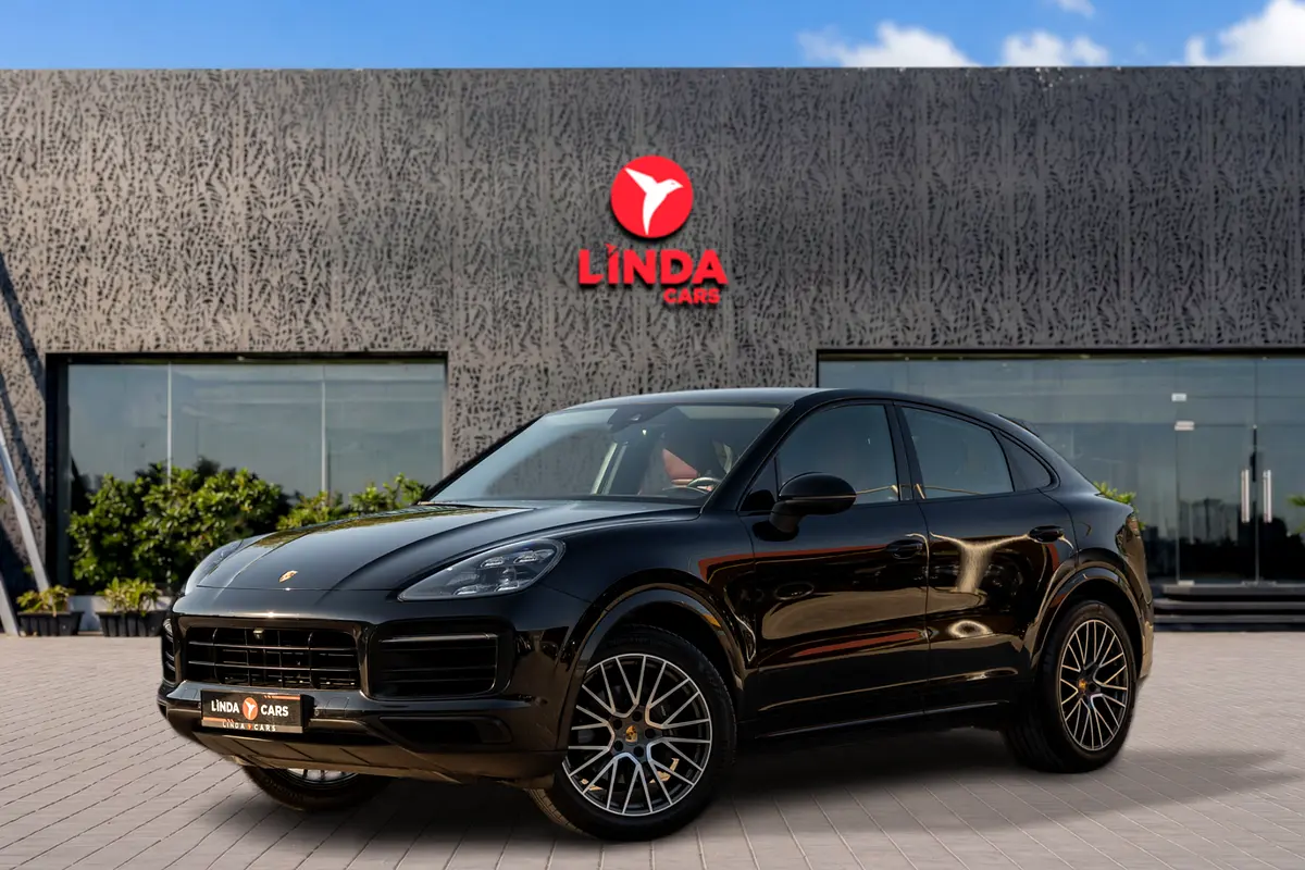 Porsche Cayenne 2022 — photo 1 of 20