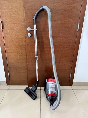 Bissell Bagless Cylinder Vacuum Cleaner - Good Working Condition